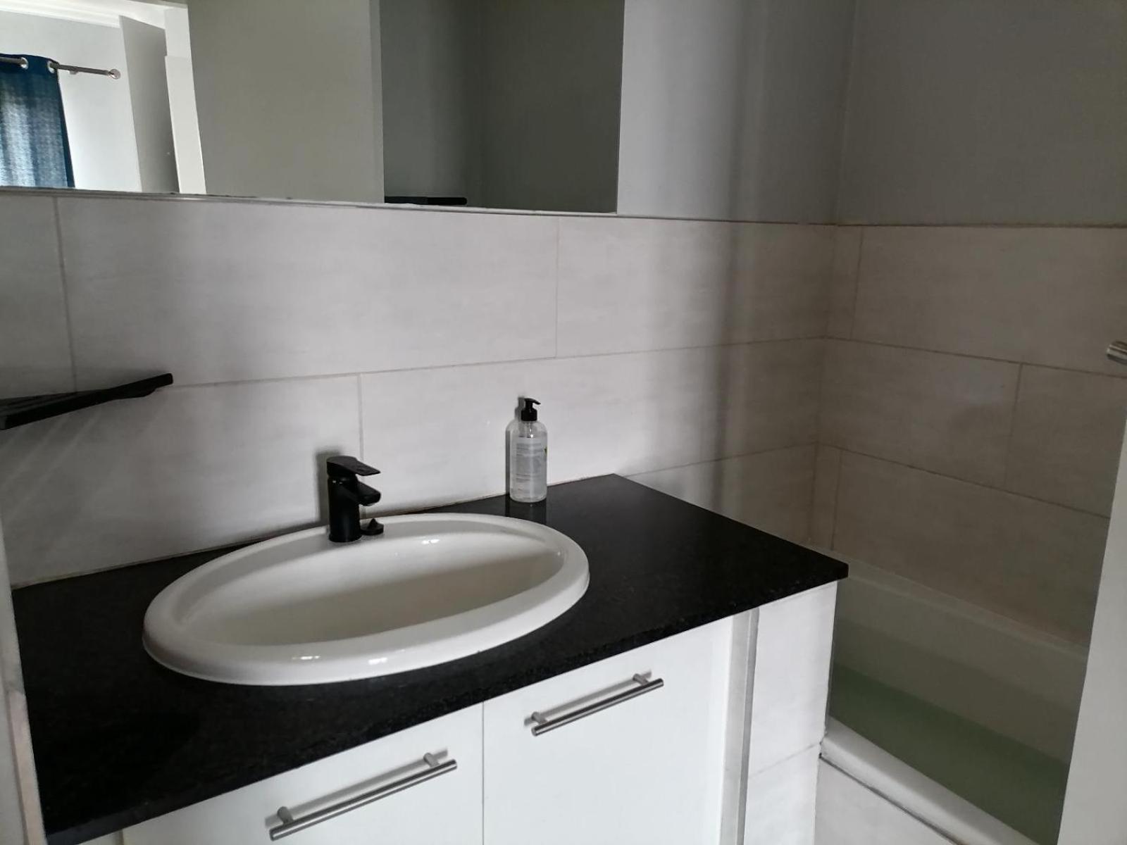 Emabheleni Executive Suites Westpoint 요하네스버그 객실 사진